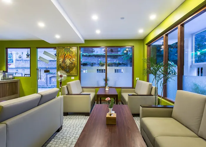 Oasis Hotel
