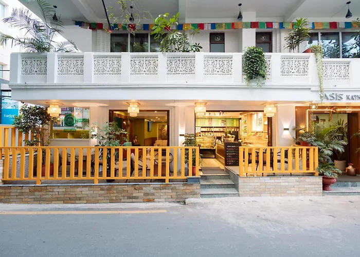 Oasis Hotel 3*