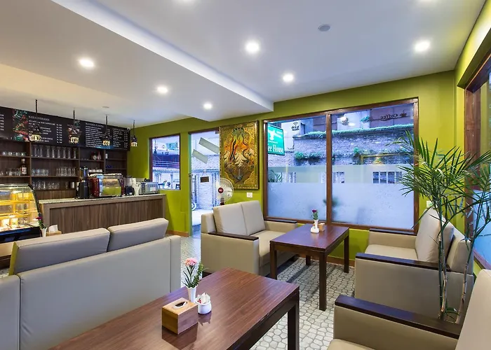 Oasis Hotel